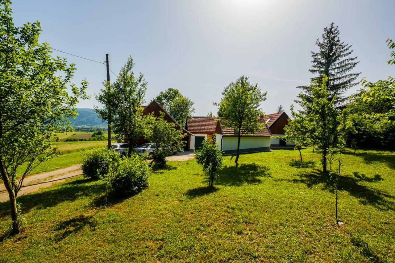 Beautiful Cottage With Heated Pool For 22 Ppl Plaški Exterior foto