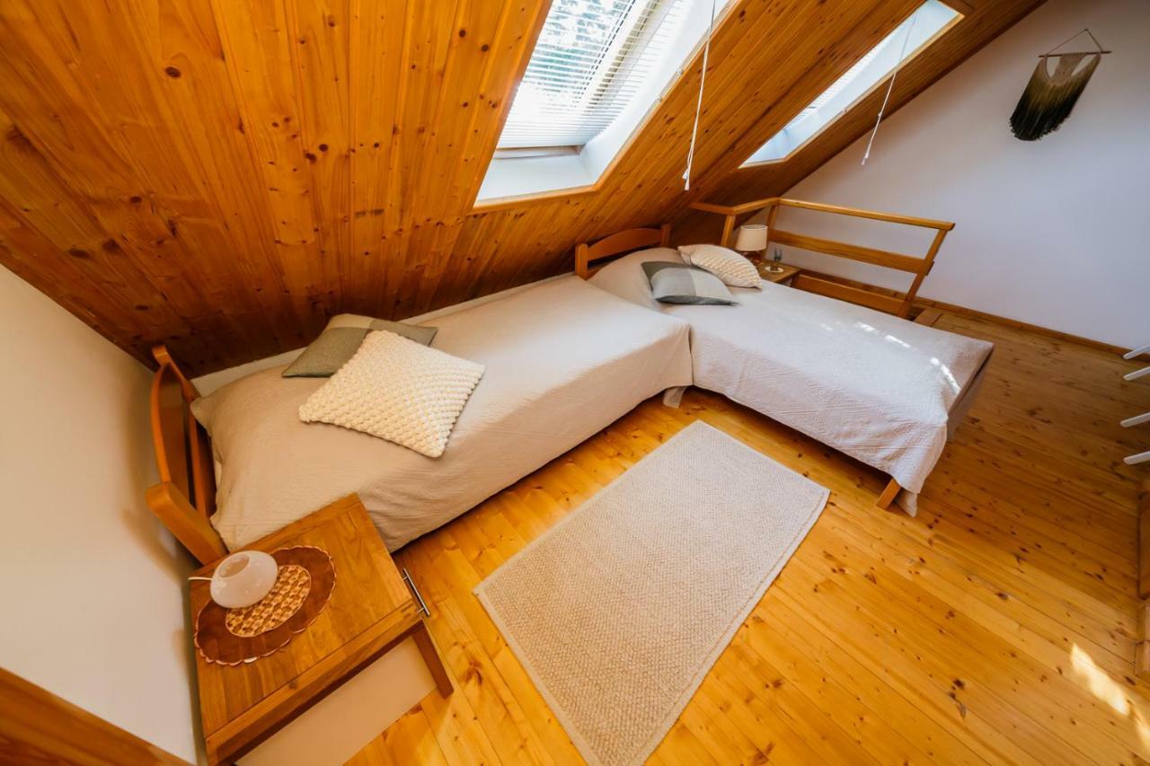 Beautiful Cottage With Heated Pool For 22 Ppl Plaški Exterior foto